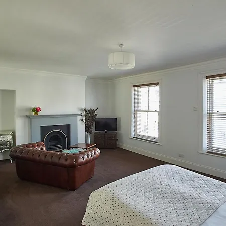 Host & Stay - No 30 Whitby بيت للعطل